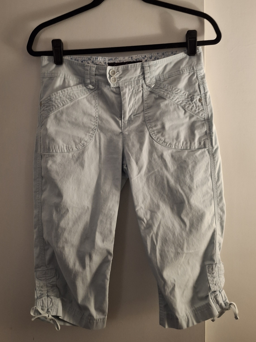 Gloria Vanderbilt Women's Light Blue Capris Pants